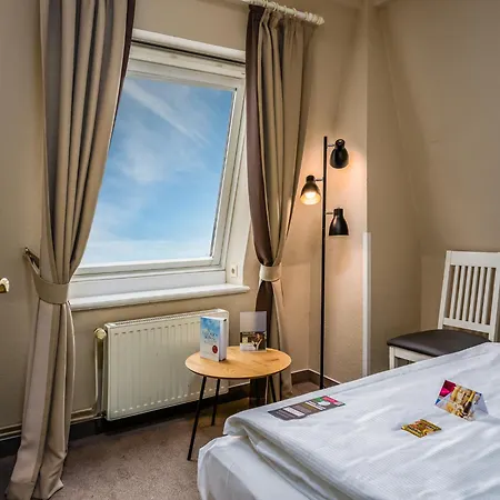 Plaza Premium Sylt Hotell 4*